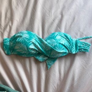 Twist strapless bikini top